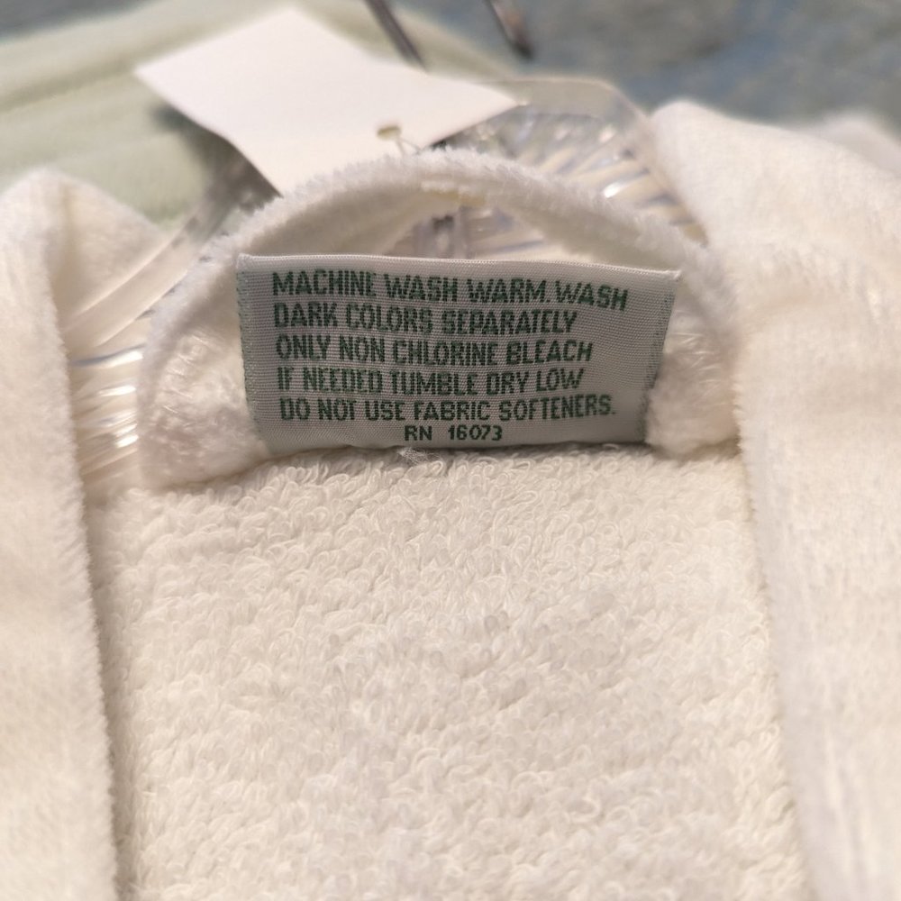 NWT Plush White Royal Caribbean Spa Robe - Vintage - Picture 6 of 7
